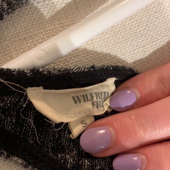 Flowy Razorback Aritzia Tanktop - Picture 3 of 3